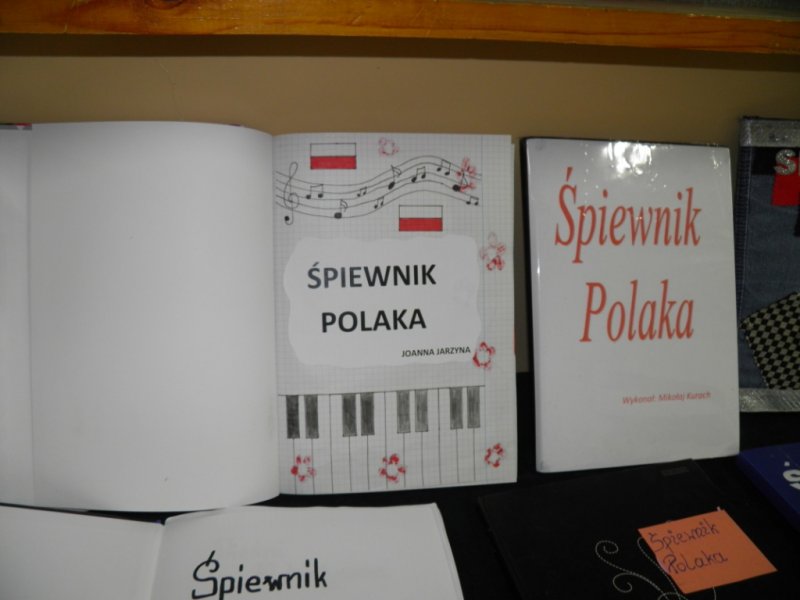 Wystawa - Śpiewniki Partiotyczne